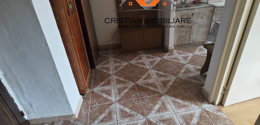 Garsoniera decomandata , etaj 3, zona Cetate-Closca!