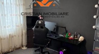 Apartament 3 camere decomandat , mobilat, utilat, Cetate !