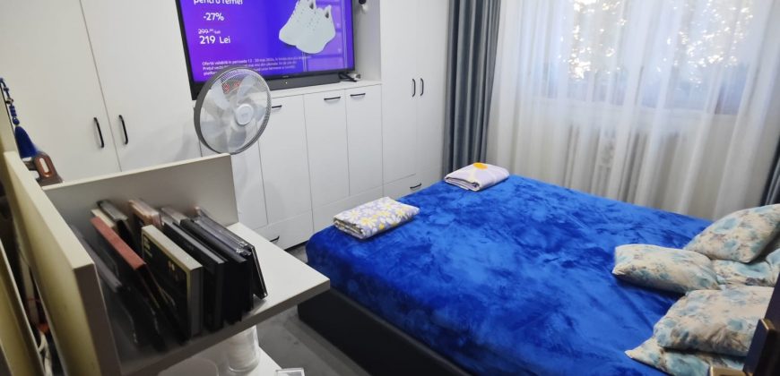 Apartament 2 camere modificat in 3 camere,decomandat, etaj 1, finisat, mobilat, utilat, Cetate-Mercur!