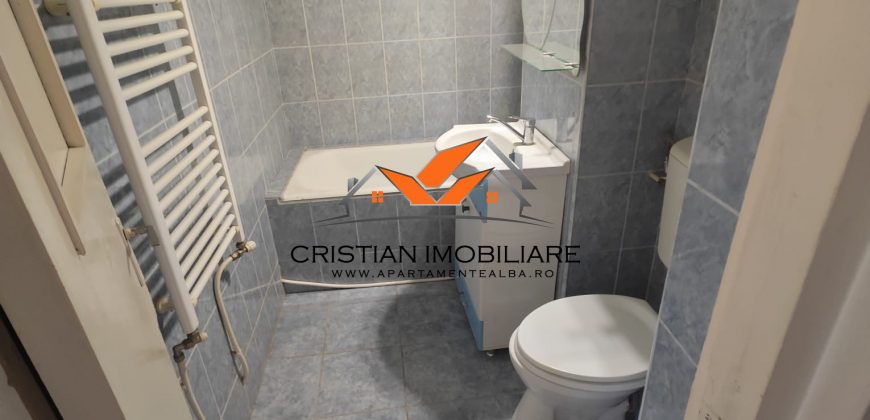 Garsoniera decomandata , etaj 3, zona Cetate-Closca!