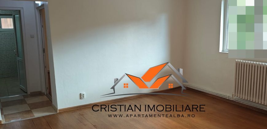 Apartament 2 camere, Parter inalt, zona Cetate-Piata!