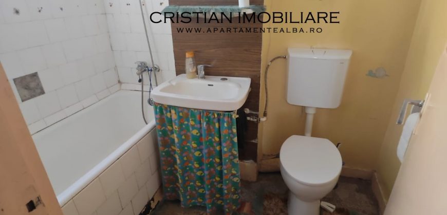 Apartament 2 camere, bloc de caramida, foste proprietati, Cetate!