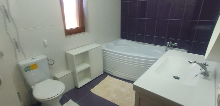 Casa de inchiriat, 4 camere, finisata, mobilata, Cetate!