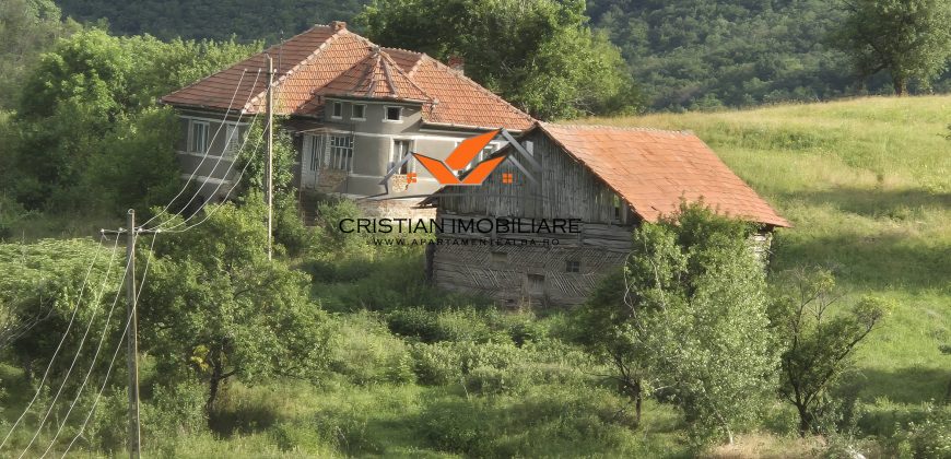 Casa situata in Vintu de jos, cu 11 hectare de pamant !