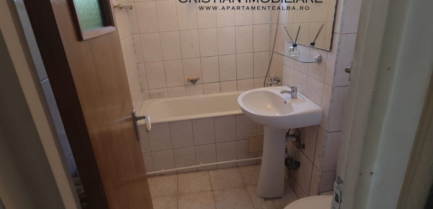 Apartament 2 camere, etaj 3 mobilat, utilat, Cetate,zona Closca!