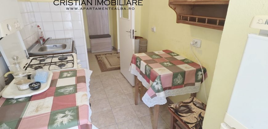 Garsoniera, confort 1, etaj 2, Cetate-Mercur!