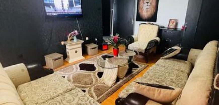 Apartament o camera, bloc de apatamente, etaj 3, zona Bowling !