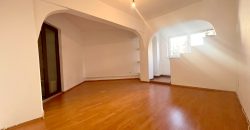 Apartament 2 camere decomandat, etaj 1, 2 balcoane, Cetate, zona Mercur!