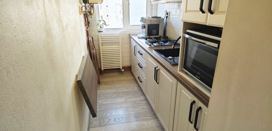 Apartament 2 camere, mobilat, utilat, Cetate !