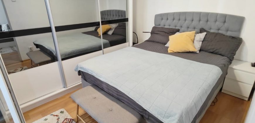 Apartament 2 camere, mobilat, utilat, Cetate !