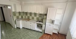 Apartament 2 camere decomandat, etaj 1, 2 balcoane, Cetate, zona Mercur!