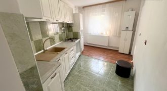 Apartament 2 camere decomandat, etaj 1, 2 balcoane, Cetate, zona Mercur!