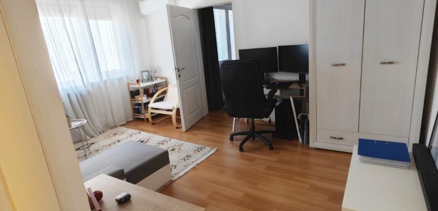 Apartament 2 camere, mobilat, utilat, Cetate !