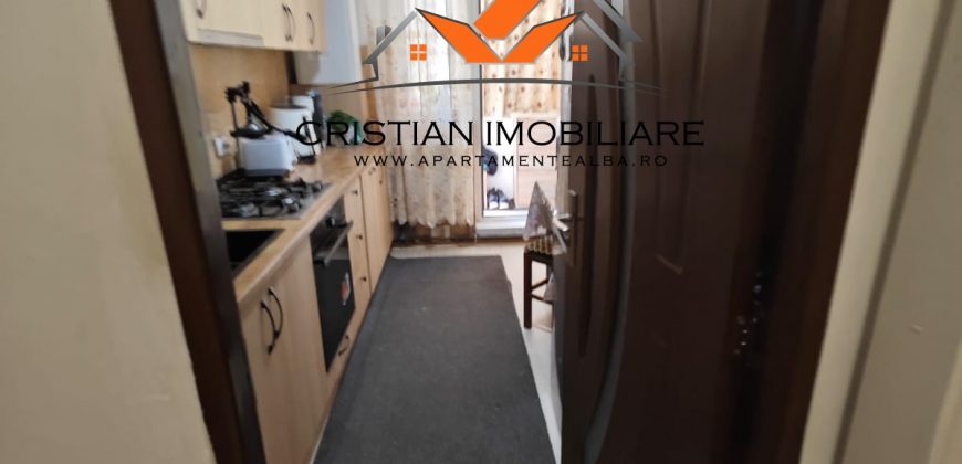 Apartament 3 camere decomandat, Parter, cu acces in curte, Cetate !