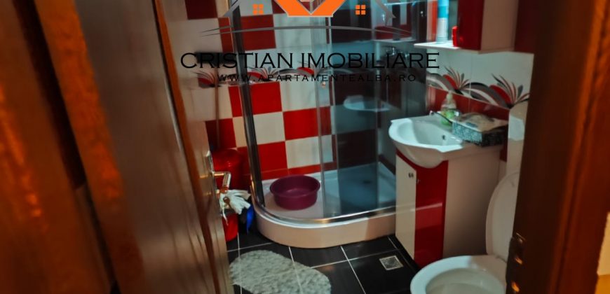 Apartament 2 camere decomandat, etaj 3, mobilat, utilat Cetate-Mercur!