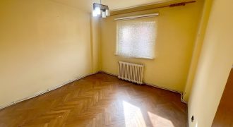 Apartament 4 camere, etaj 1, 2 bai, pivnita, garaj, Cetate!