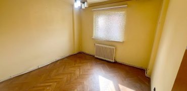Apartament 4 camere, etaj 1, 2 bai, pivnita, garaj, Cetate!