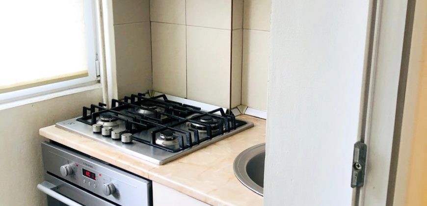 Apartament 2 camere decomandat, mobilat-utilat, Cetate-Mercur, etajul 1!