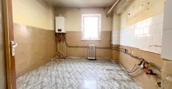 Apartament 4 camere, etaj 1, 2 bai, pivnita, garaj, Cetate!