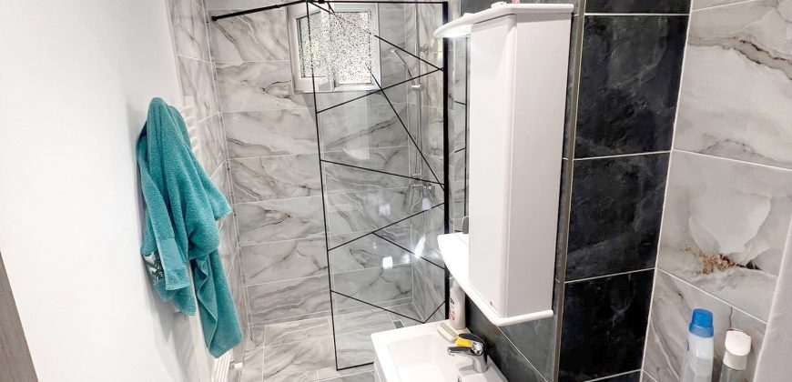 Apartament 2 camere , parter, renovat, Centru!
