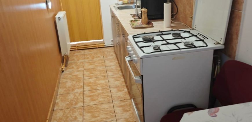 Garsoniera, mobilata, utilata, bloc cu lift, Cetate-Bulevard!