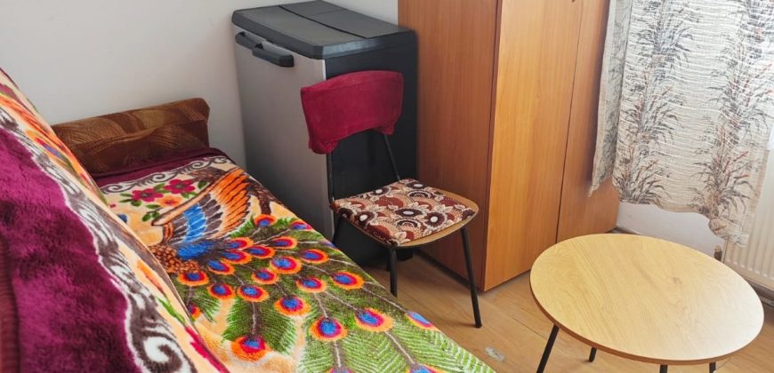 Garsoniera, mobilata, utilata, bloc cu lift, Cetate-Bulevard!