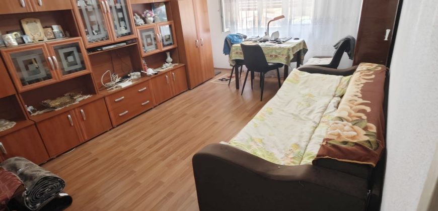 Apartament 3 camere decomandat, etaj 1, 2 bai, Cetate!