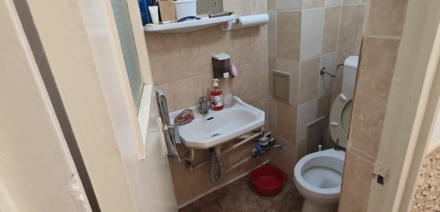 Apartament 3 camere decomandat, etaj 1, 2 bai, Cetate!