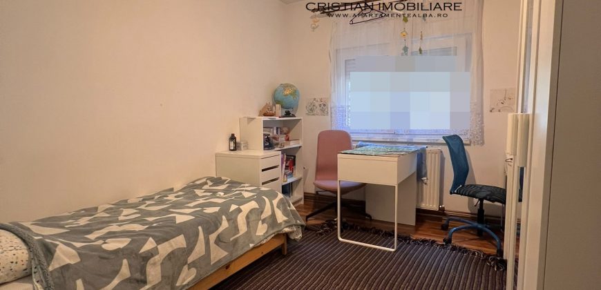 Apartament 3 camere decomandat ,finisat, Parter inalt, 2 bai, balcon, Cetate !