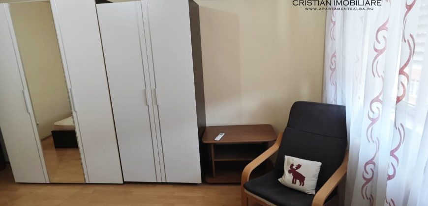 Garsoniera, mobilata ,utilata, Cetate, aproape de Bulevardul Transilvaniei !