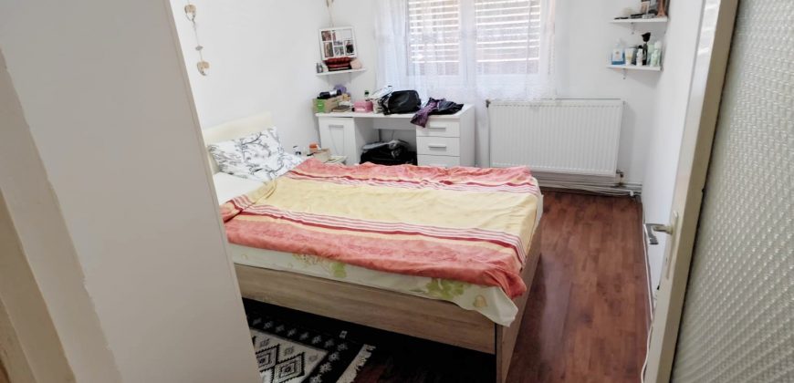 Apartament 3 camere decomandat, etaj 1, 2 bai, Cetate!