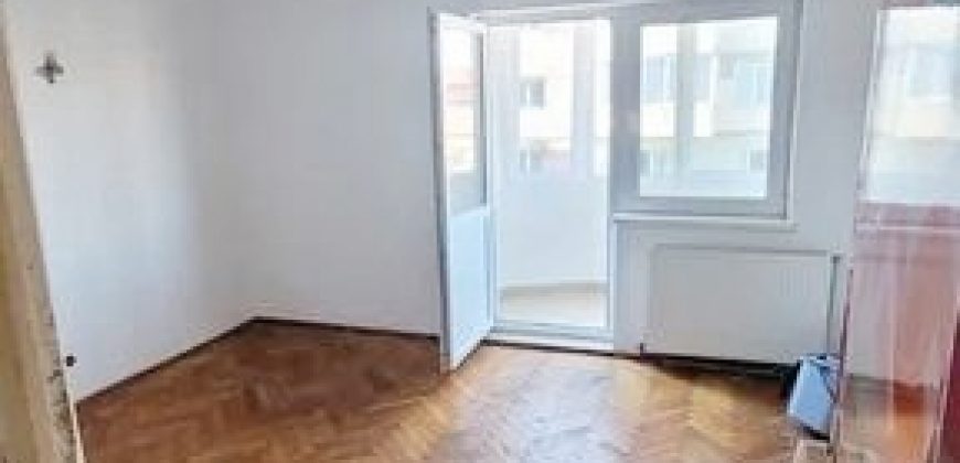 Apartament 2 camere decomandat, etaj 1, boxa, 2 balcoane, zona Bazin Olimpic!
