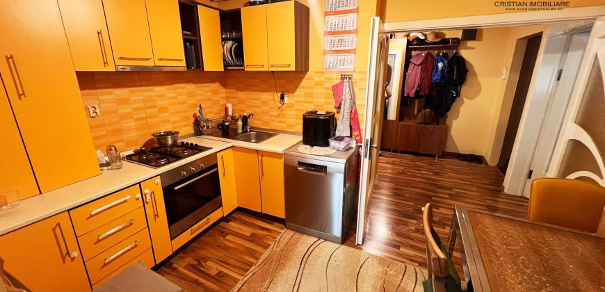 Apartament 3 camere decomandat ,finisat, Parter inalt, 2 bai, balcon, Cetate !