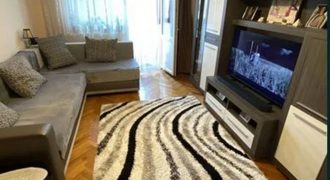 Apartament 3 camere, 2 bai, mobilat-utilat, etaj 3, Cetate-Mercur