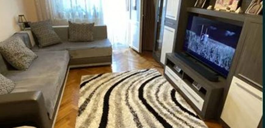 Apartament 3 camere, 2 bai, mobilat-utilat, etaj 3, Cetate-Mercur