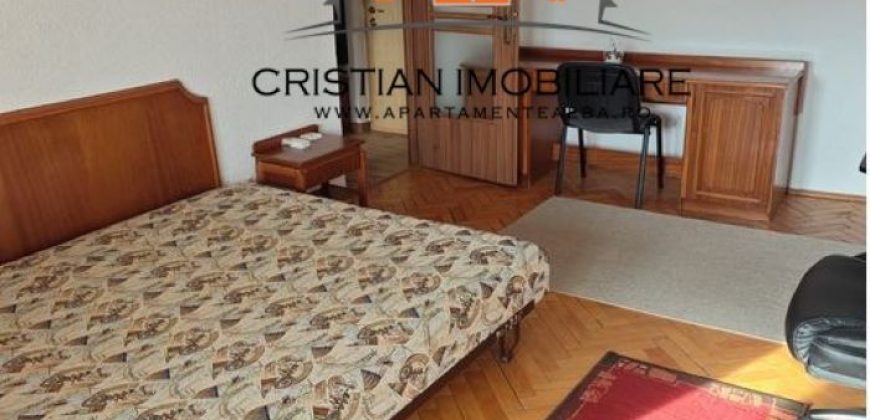Apartament 3 camere decomandat, mobilat-utilat, Cetate-Mercur!