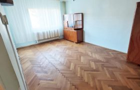 Apartament 2 camere decomandat, etaj 1, Cetate-Mercur!
