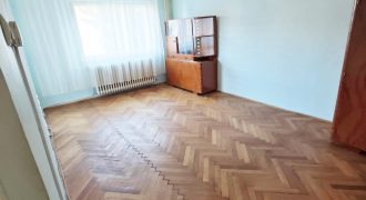Apartament 2 camere decomandat, etaj 1, Cetate-Mercur!