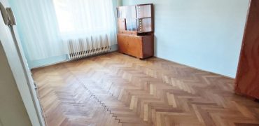 Apartament 2 camere decomandat, etaj 1, Cetate-Mercur!