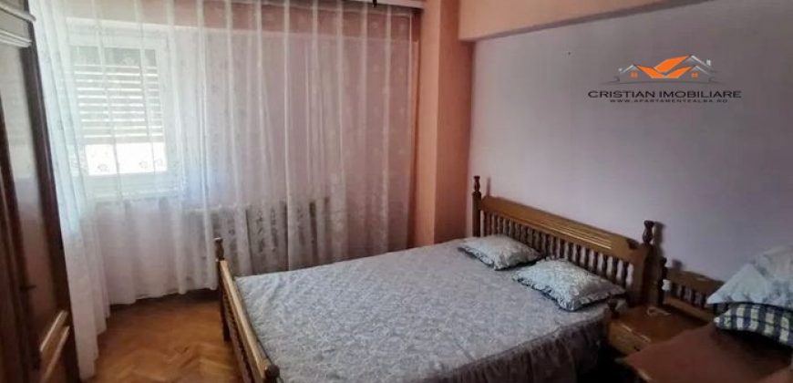 Apartament 3 camere decomandat, mobilat, utilat,bloc cu lift ,Centru !