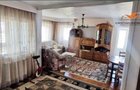 Apartament 3 camere decomandat, mobilat, utilat,bloc cu lift ,Centru !