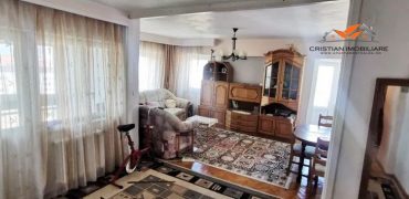 Apartament 3 camere decomandat, mobilat, utilat,bloc cu lift ,Centru !