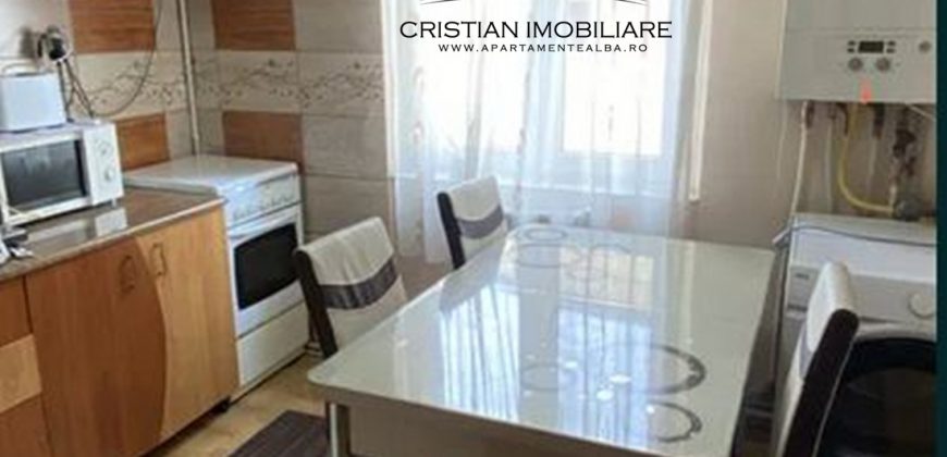 Apartament 3 camere, 2 bai, mobilat-utilat, etaj 3, Cetate-Mercur