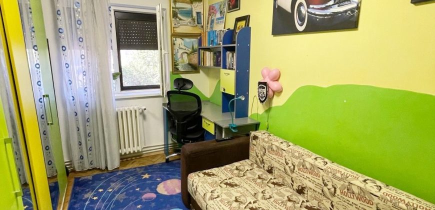 Apartament 4 camere decomandat, etaj 3, finisat, mobilat, utilat, CETATE!