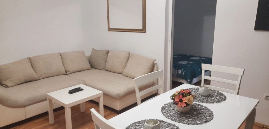 Apartament 2 camere, etaj 1, mobilat, utilat, Cetate-B-dul Transilvaniei!