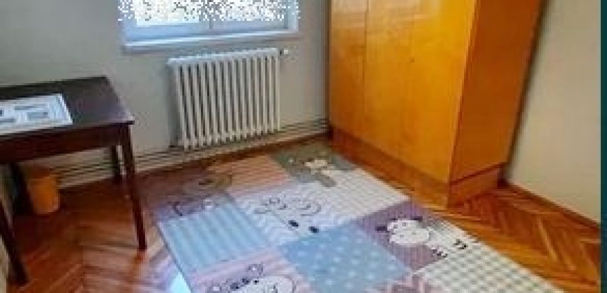 Apartament 3 camere decomandat, etaj 1, mobilat, utilat, Cetate!