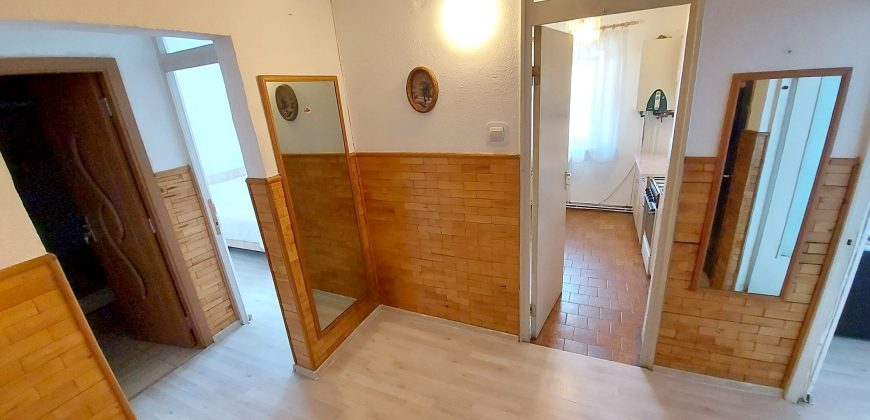 Apartament 2 camere decomandat, etaj 2, mobilat, utilat,Cetate-Mercur!