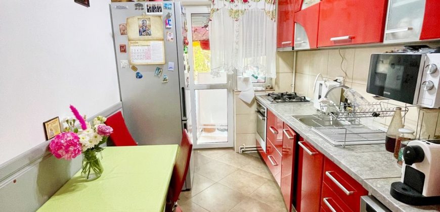 Apartament 4 camere decomandat, etaj 3, finisat, mobilat, utilat, CETATE!