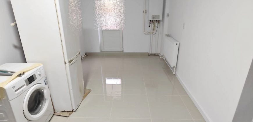 Apartament 2 camere decomandat, Parter cu balcon, finisat complet, Cetate-Piata !