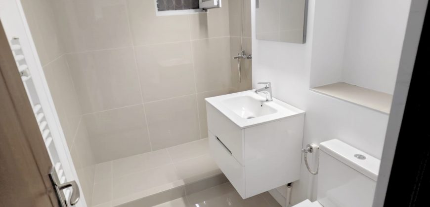 Apartament 2 camere decomandat, Parter cu balcon, finisat complet, Cetate-Piata !